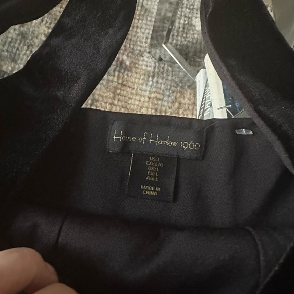 House of Harlow 1960 Elegant Black Velvet Top - Picture 5 of 5